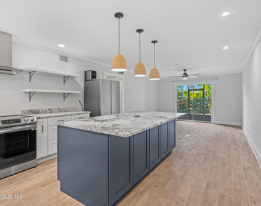 22 Comares Avenue - Photo Thumbnail 2