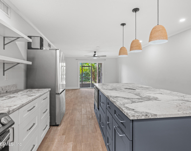 22 Comares Avenue - Photo Thumbnail 3