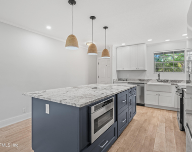 22 Comares Avenue - Photo Thumbnail 6