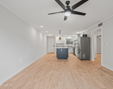 22 Comares Avenue - Photo Thumbnail 9