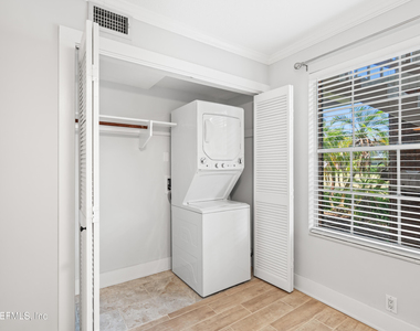 22 Comares Avenue - Photo Thumbnail 20