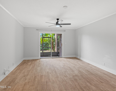 22 Comares Avenue - Photo Thumbnail 8