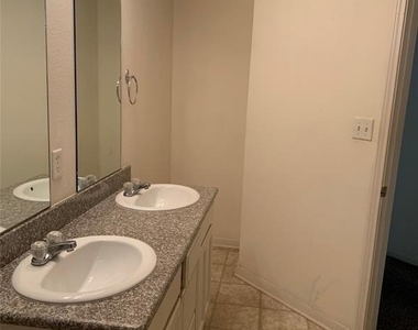317 Cherry Street - Photo Thumbnail 12
