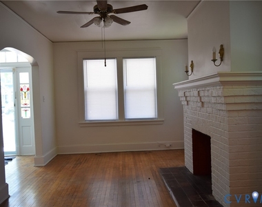 301 W 30th Street - Photo Thumbnail 3
