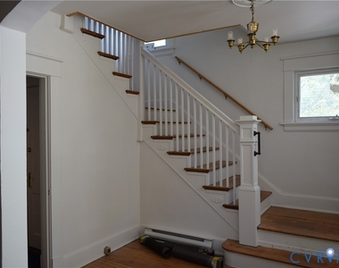 301 W 30th Street - Photo Thumbnail 4