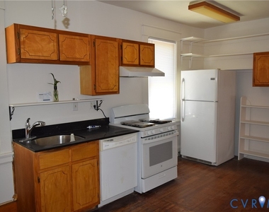 301 W 30th Street - Photo Thumbnail 6