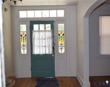 301 W 30th Street - Photo Thumbnail 7