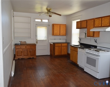 301 W 30th Street - Photo Thumbnail 5