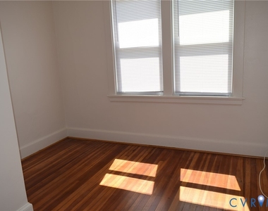 301 W 30th Street - Photo Thumbnail 8