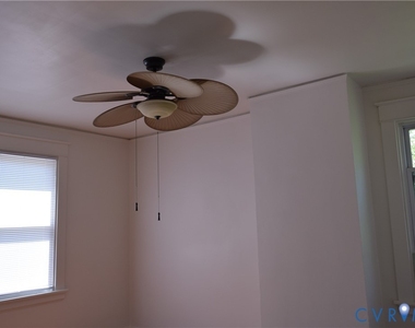 301 W 30th Street - Photo Thumbnail 9