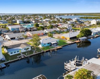 2758 Bruce Street - Photo Thumbnail 5