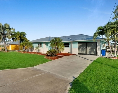 2758 Bruce Street - Photo Thumbnail 1