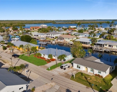 2758 Bruce Street - Photo Thumbnail 32