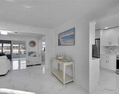 2758 Bruce Street - Photo Thumbnail 13