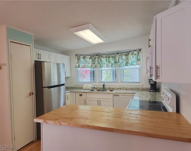 10401 Circle Pine Road - Photo Thumbnail 5