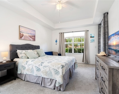 9025 Colby Drive - Photo Thumbnail 16