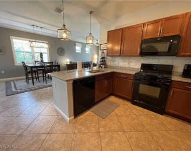 7631 Jacaranda Lane - Photo Thumbnail 17