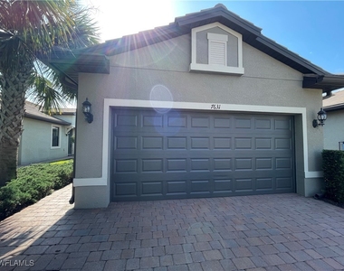 7631 Jacaranda Lane - Photo Thumbnail 10
