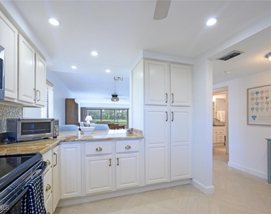 332 Charlemagne Boulevard - Photo Thumbnail 11