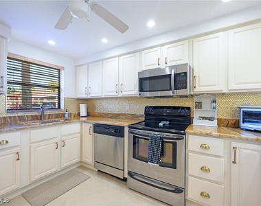 332 Charlemagne Boulevard - Photo Thumbnail 9