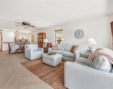 332 Charlemagne Boulevard - Photo Thumbnail 5