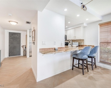 332 Charlemagne Boulevard - Photo Thumbnail 7