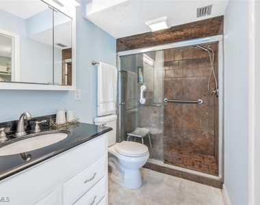 332 Charlemagne Boulevard - Photo Thumbnail 17