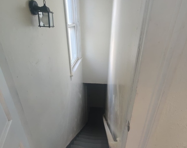 322 Catherine Street - Photo Thumbnail 5