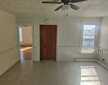 322 Catherine Street - Photo Thumbnail 6
