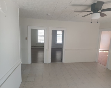 322 Catherine Street - Photo Thumbnail 8