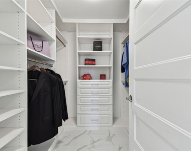 1560 Gulf Boulevard - Photo Thumbnail 24