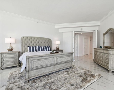 1560 Gulf Boulevard - Photo Thumbnail 16