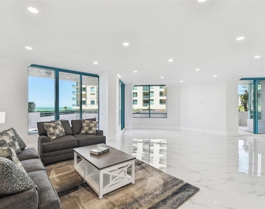1560 Gulf Boulevard - Photo Thumbnail 5