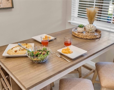 12413 Osorio Court - Photo Thumbnail 4