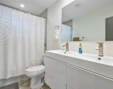 1949 Windward Drive - Photo Thumbnail 12