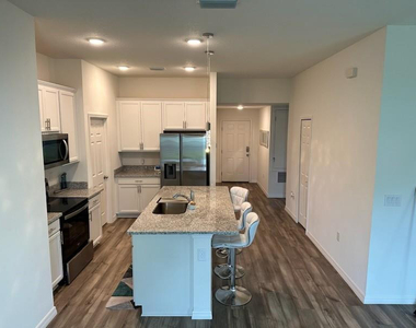 1099 Ne Dania Circle - Photo Thumbnail 2