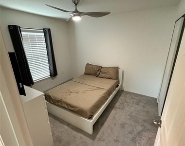 1099 Ne Dania Circle - Photo Thumbnail 9