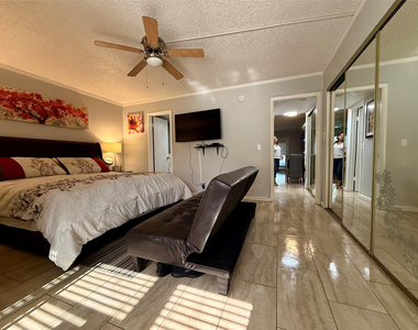 355 Oakridge T - Photo Thumbnail 8
