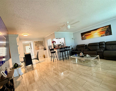 355 Oakridge T - Photo Thumbnail 3