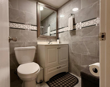 355 Oakridge T - Photo Thumbnail 9