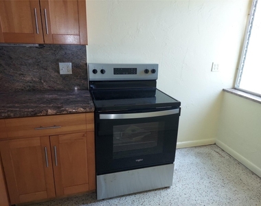 505 Sw 9th Street - Photo Thumbnail 2