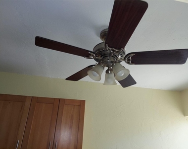 505 Sw 9th Street - Photo Thumbnail 1