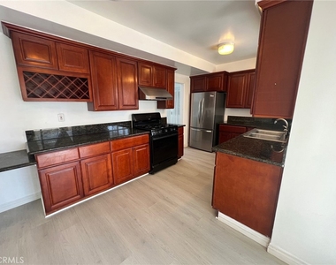 601 Camino Grove Avenue - Photo Thumbnail 4
