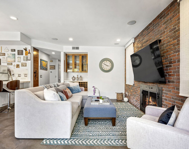 4544 Tobias Avenue - Photo Thumbnail 36