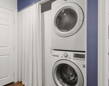 4544 Tobias Avenue - Photo Thumbnail 44