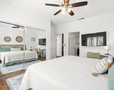 4544 Tobias Avenue - Photo Thumbnail 57