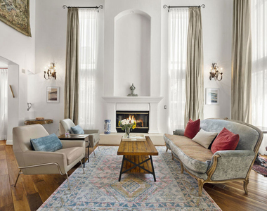 4544 Tobias Avenue - Photo Thumbnail 10
