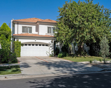 4544 Tobias Avenue - Photo Thumbnail 9