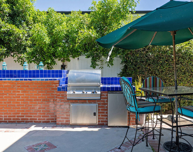 4544 Tobias Avenue - Photo Thumbnail 7