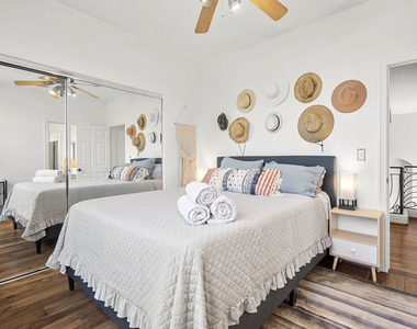 4544 Tobias Avenue - Photo Thumbnail 48